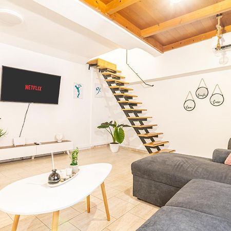 New Loft In The Heart Of City Center Ираклион Экстерьер фото